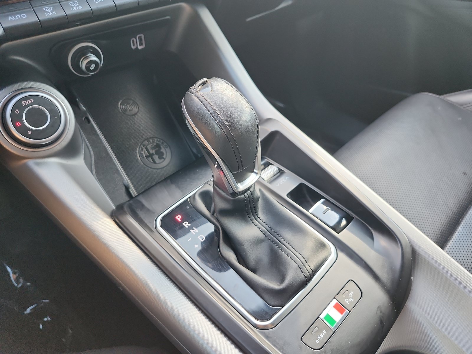 Used 2024 Alfa Romeo Tonale Ti w/ Premium Interior Package AWD/4WD image 24