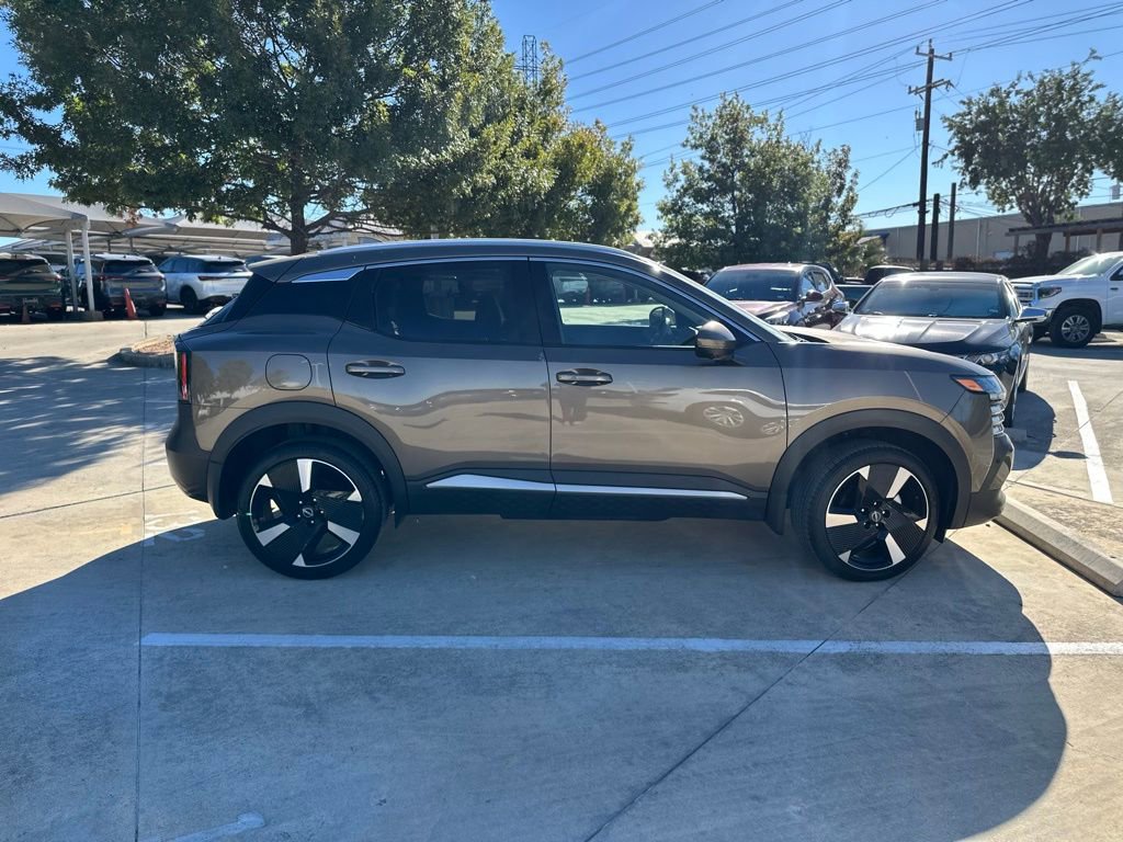Used 2025 Nissan Kicks SR video 3