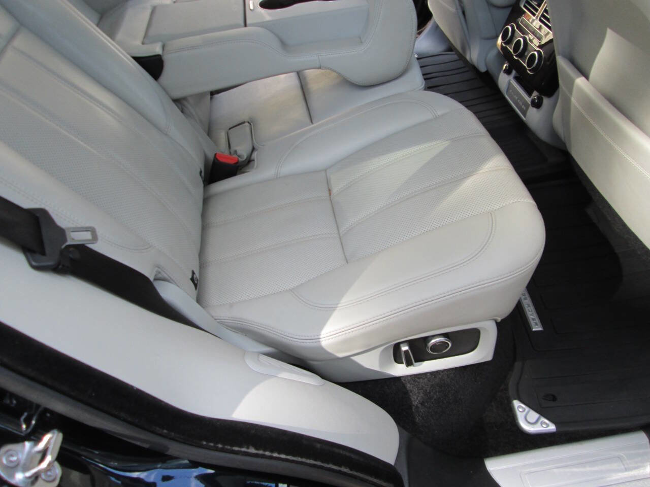 Used 2017 Land Rover Range Rover Supercharged image 24