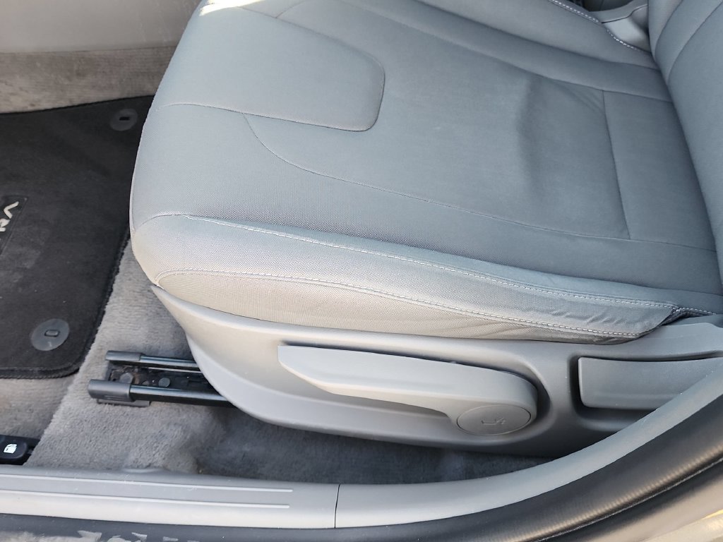 Used 2024 Hyundai Elantra SEL FWD image 12