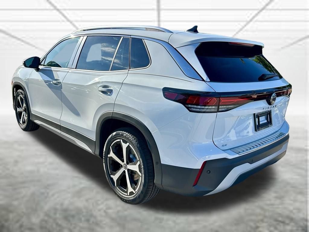 New 2026 Volkswagen Tiguan SE FWD image 7