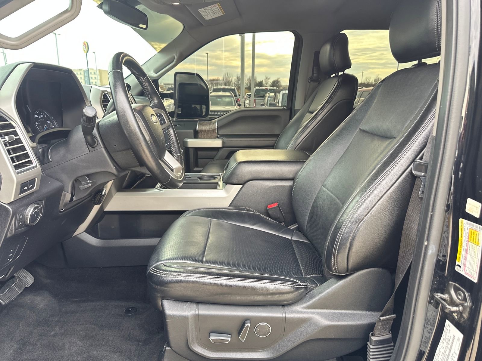 Used 2017 Ford F250 Lariat w/ Chrome Package image 9