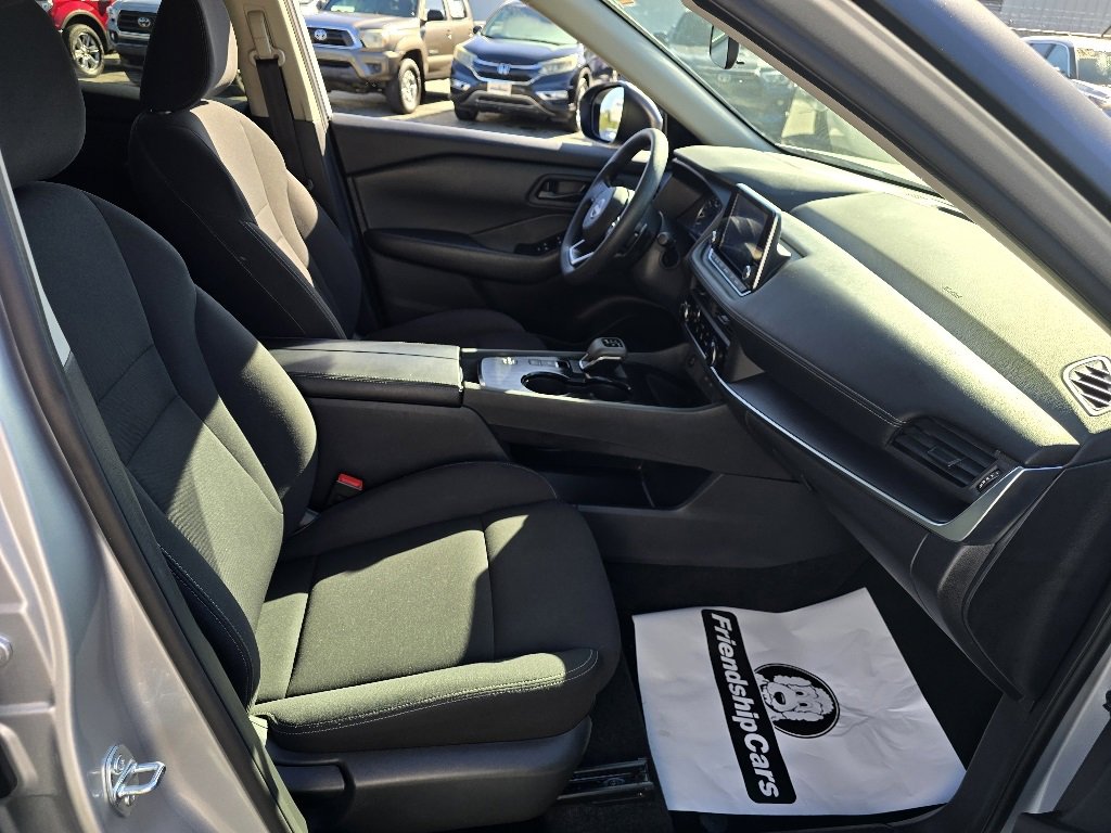 Used 2024 Nissan Rogue S image 14