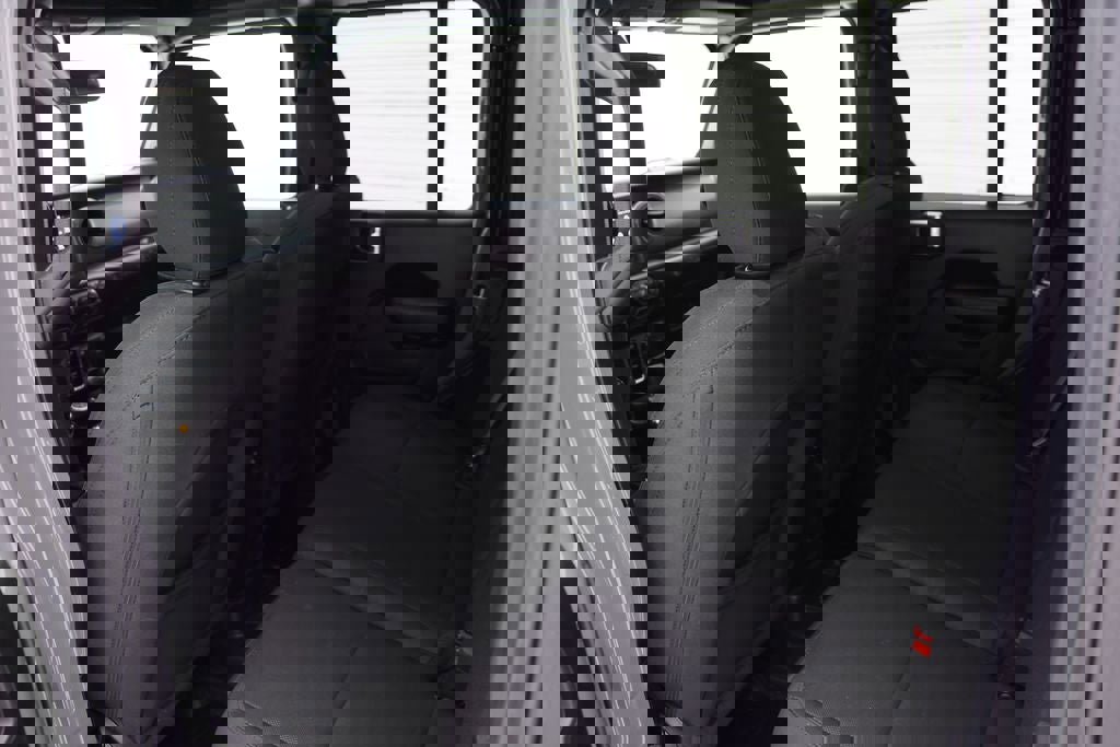 Used 2023 Jeep Wrangler Unlimited image 10