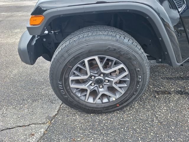Used 2025 Jeep Wrangler Unlimited Sahara AWD/4WD image 10