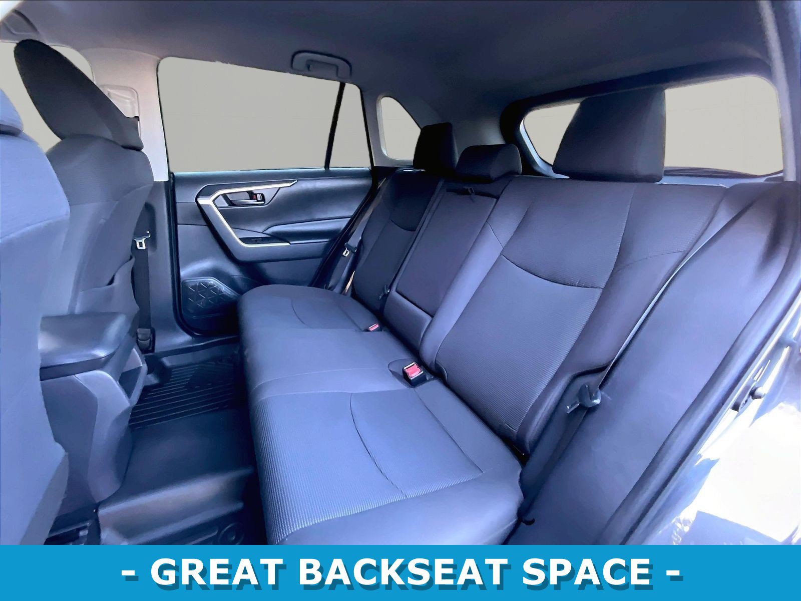 Used 2019 Toyota RAV4 LE FWD image 21