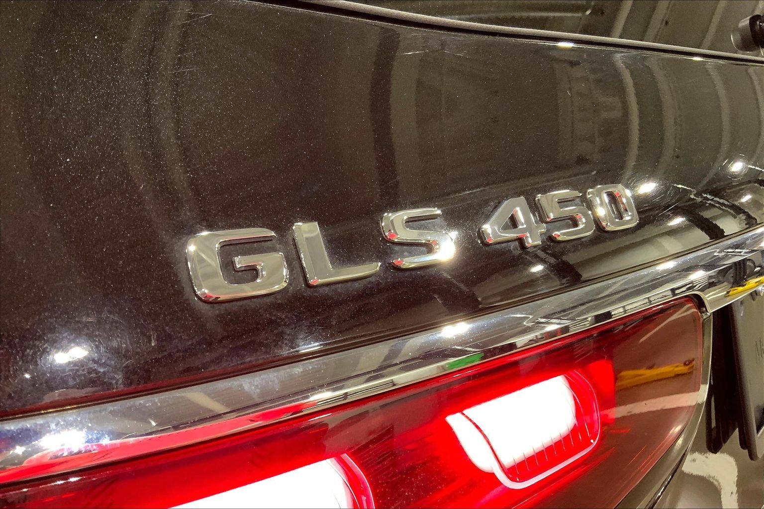 Used 2024 Mercedes-Benz GLS 450 4MATIC image 9