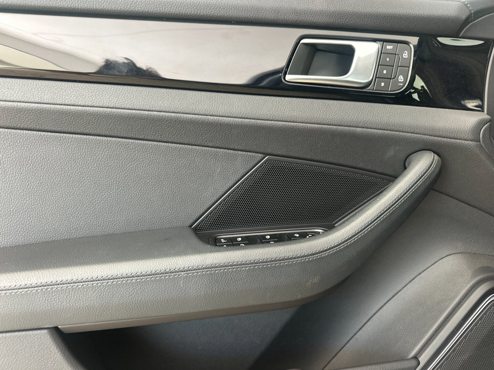 Certified 2023 Porsche Panamera Platinum Edition w/ Assistance Package RWD image 12