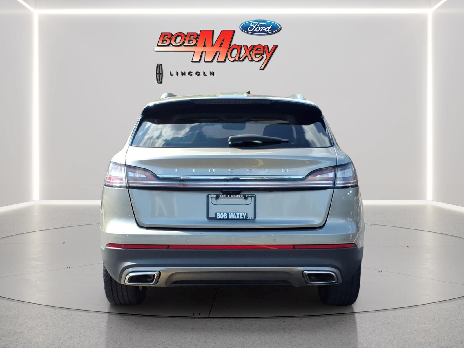 Used 2023 Lincoln Nautilus Reserve w/ Equipment Group 201A AWD/4WD image 5
