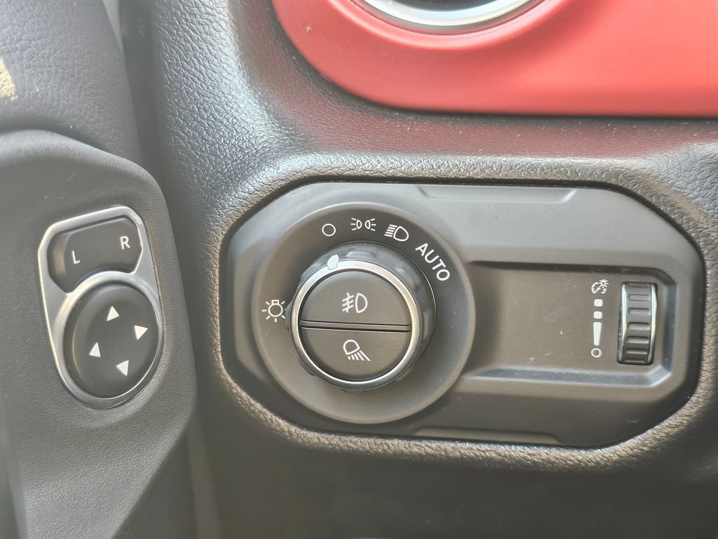 Used 2023 Jeep Gladiator Rubicon w/ LED Lighting Group AWD/4WD image 38