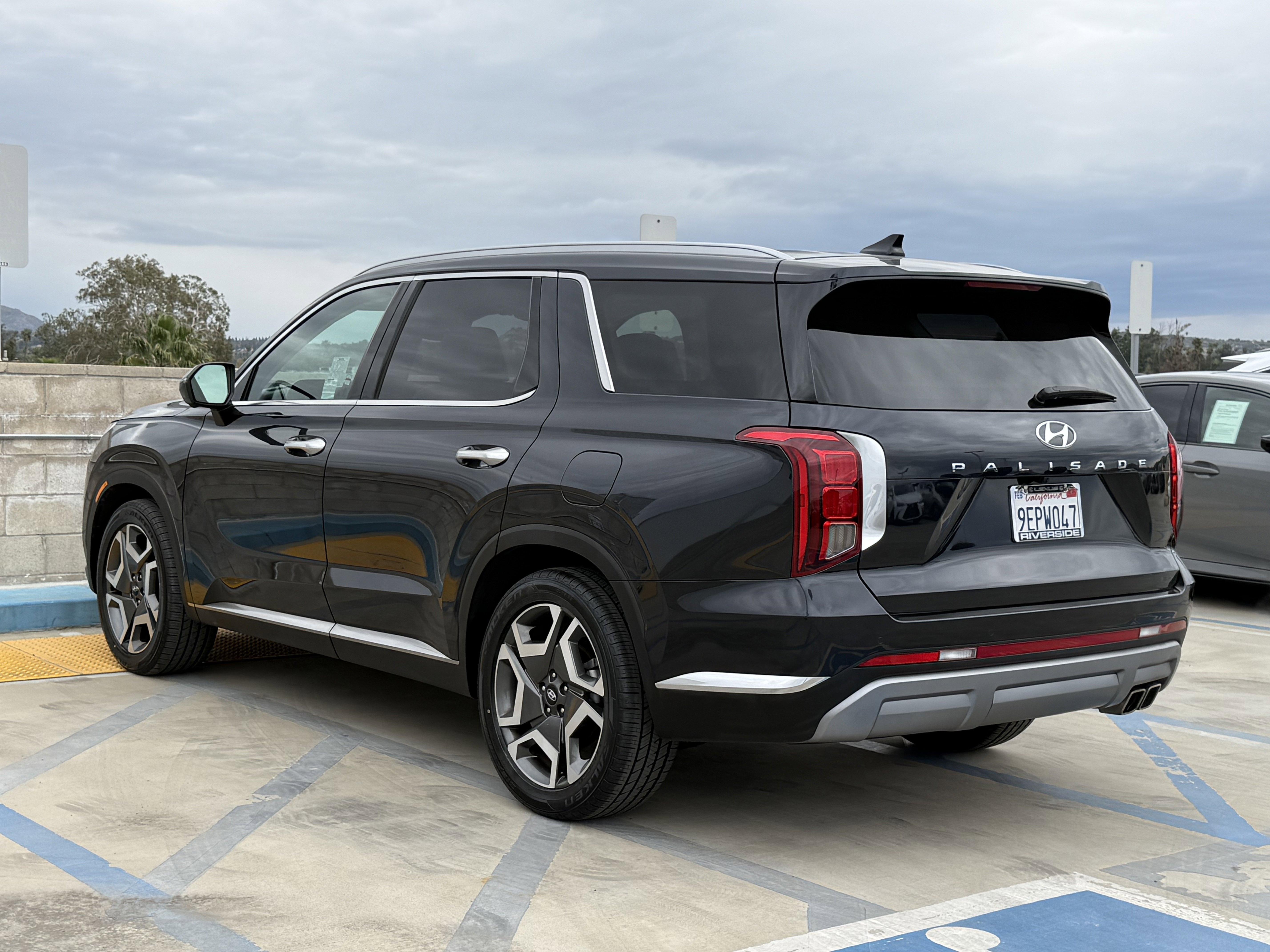 Used 2023 Hyundai Palisade Limited image 9
