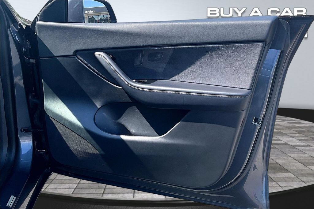 Used 2020 Tesla Model Y Long Range AWD/4WD image 24
