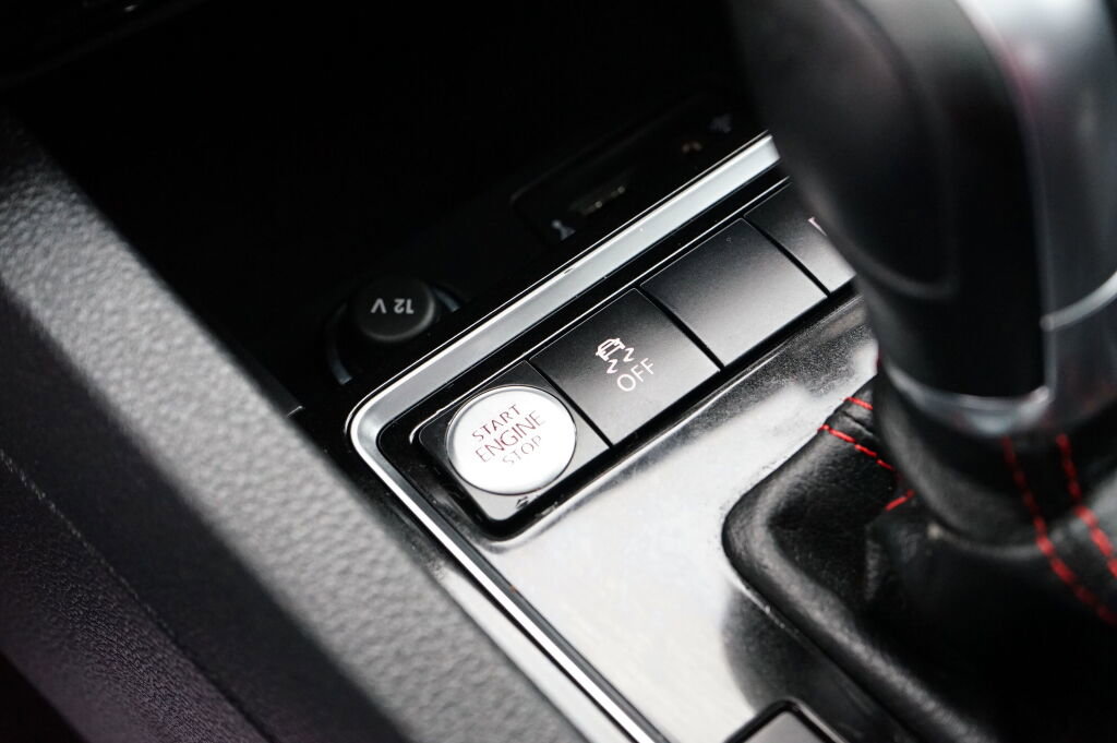 Used 2017 Volkswagen Jetta GLI image 17