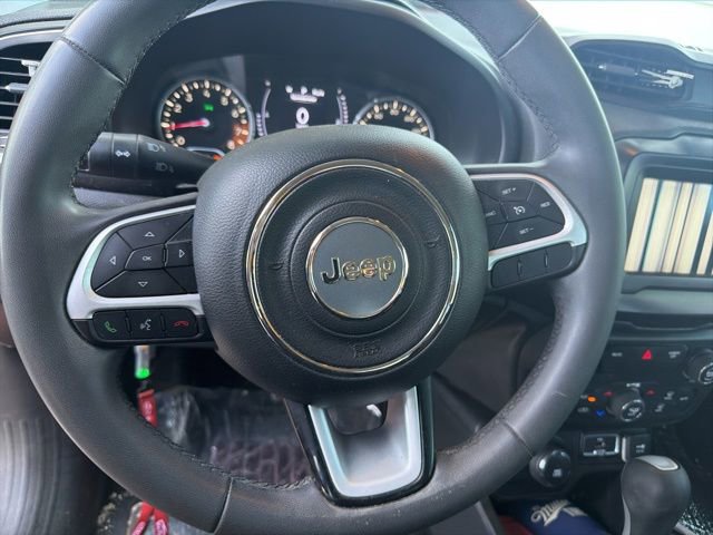 Used 2018 Jeep Renegade Latitude w/ Popular Equipment Group AWD/4WD image 9