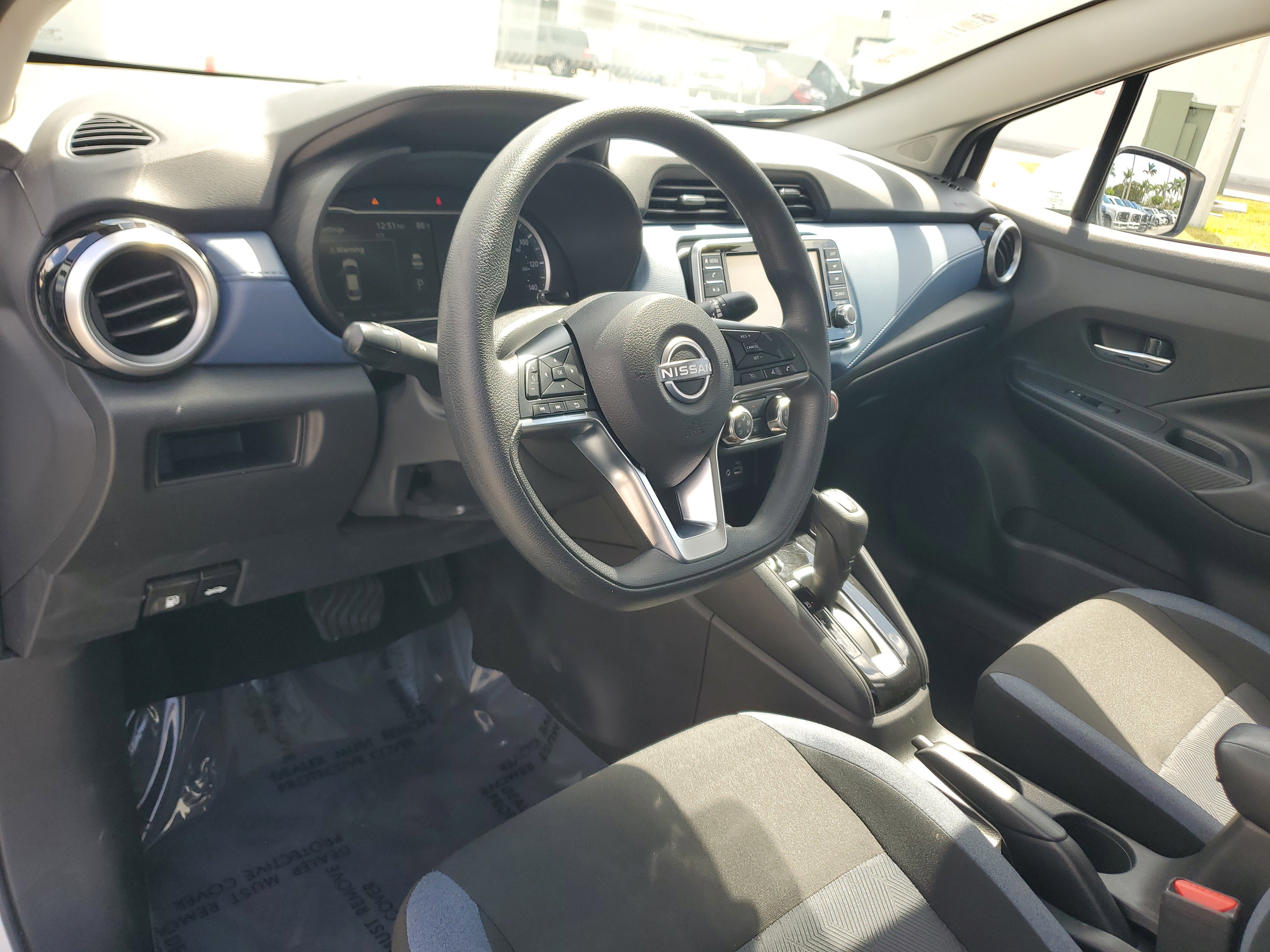 Certified 2025 Nissan Versa SV image 9