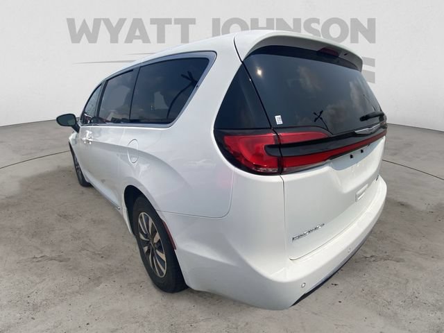 Used 2023 Chrysler Pacifica Limited FWD image 7