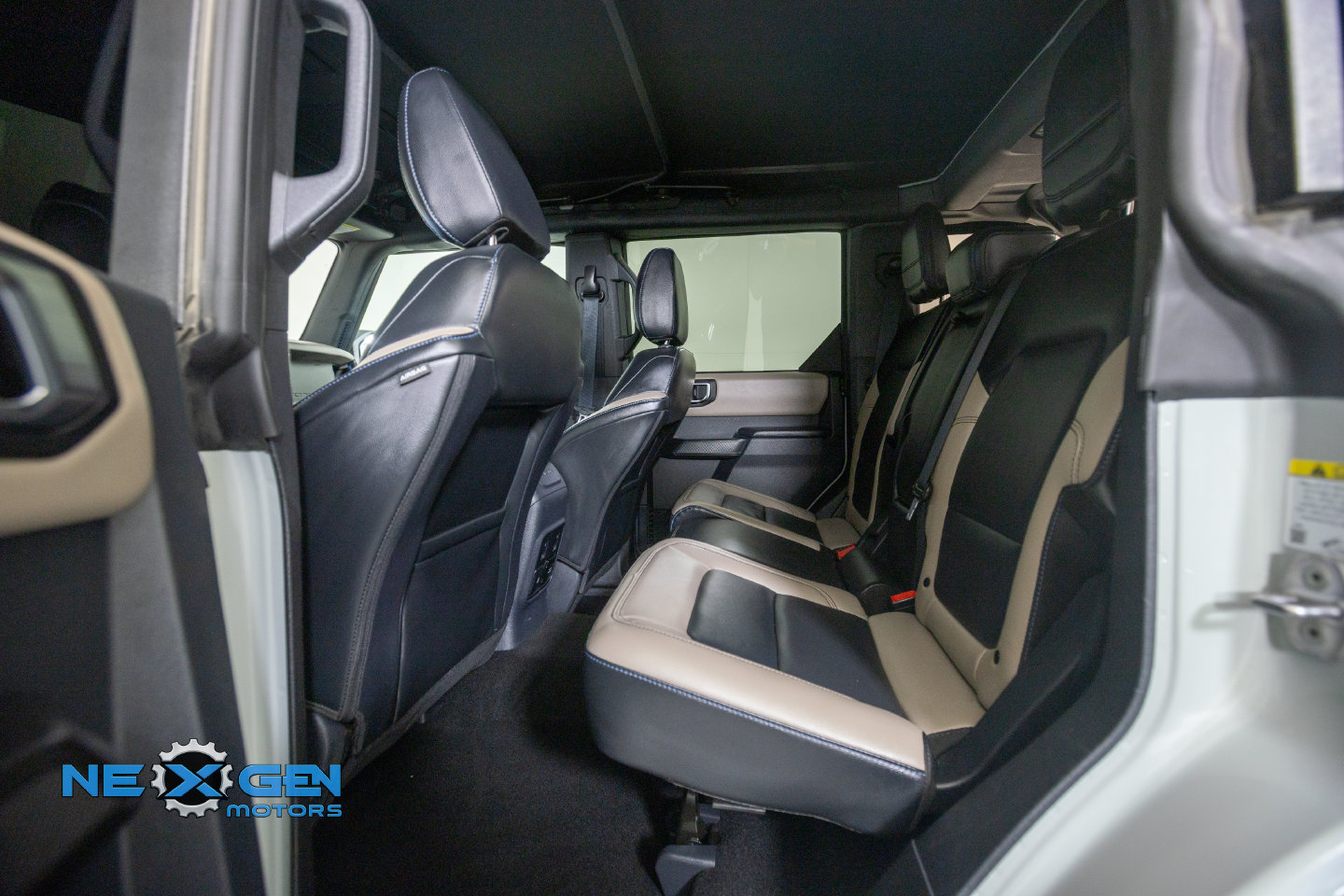 Used 2024 Ford Bronco Wildtrak AWD/4WD image 35