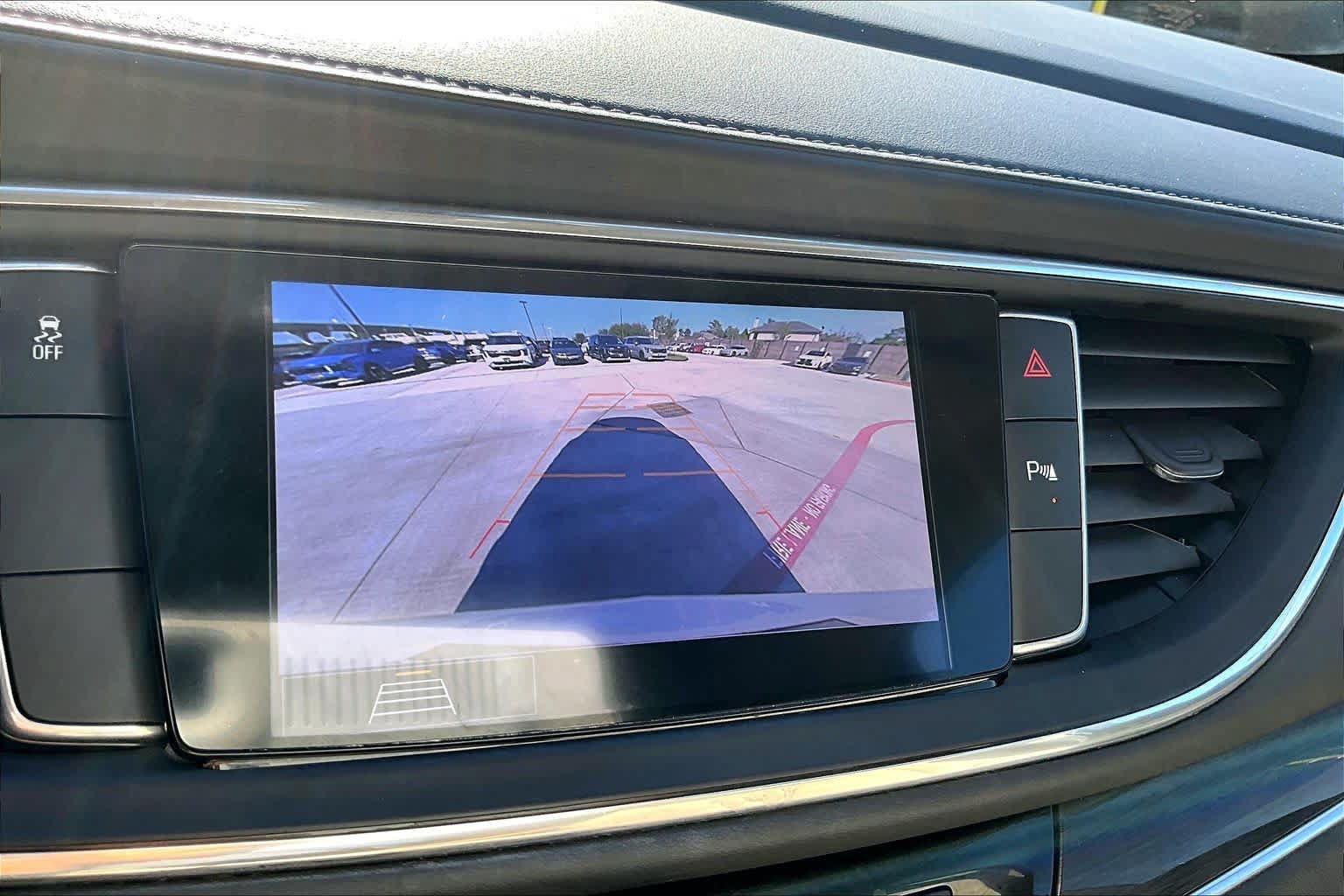 Used 2020 Buick Enclave Essence FWD image 23