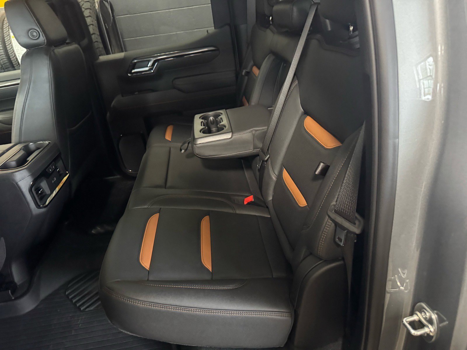 Used 2025 GMC Sierra 1500 AT4 w/ AT4 Premium Package image 11