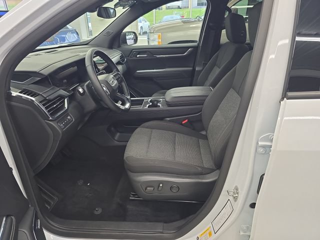 Certified 2025 GMC Acadia Elevation AWD/4WD image 13