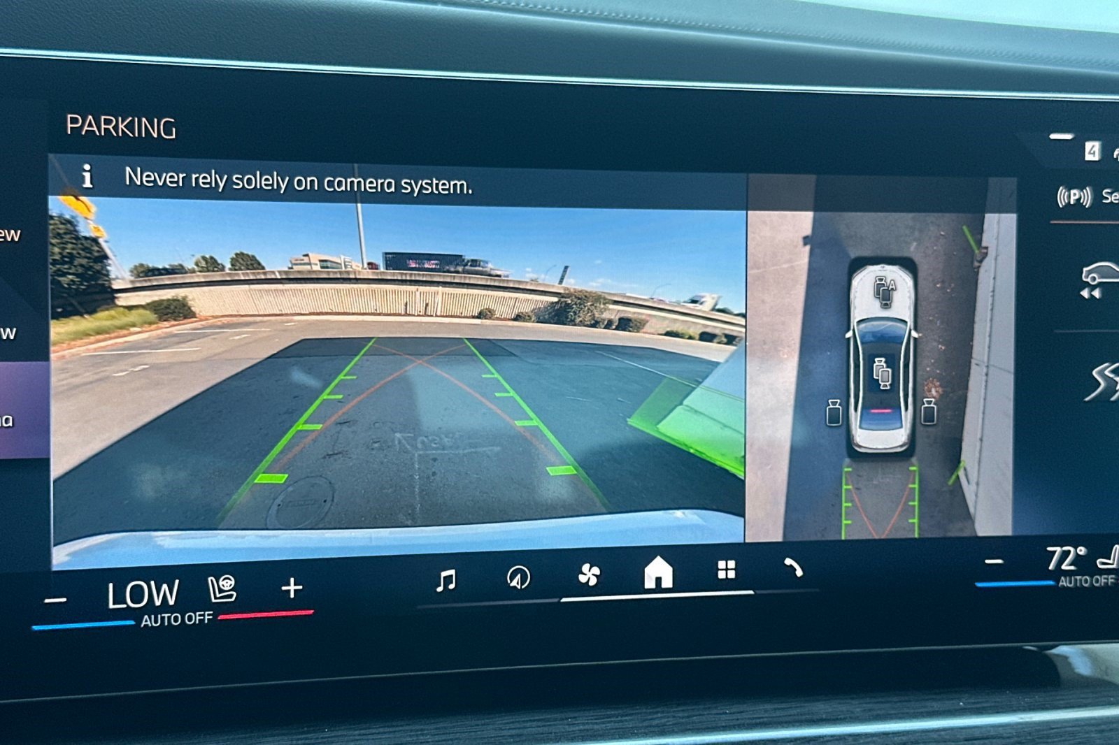 New 2026 BMW 750e xDrive AWD/4WD image 16
