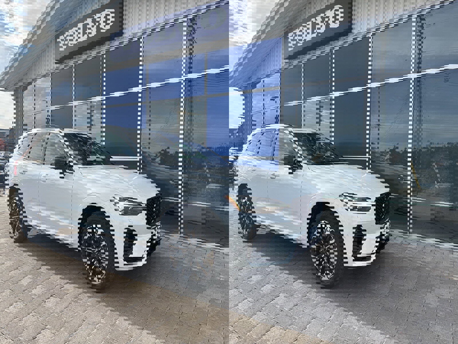 New 2026 Volvo XC60 T8 Plus w/ Protection Package Premier