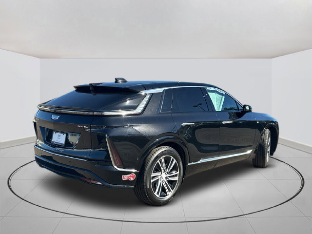 Certified 2024 Cadillac Lyriq Luxury AWD/4WD image 12