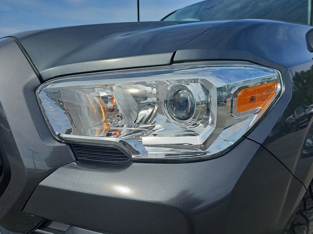 Used 2022 Toyota Tacoma SR AWD/4WD image 33