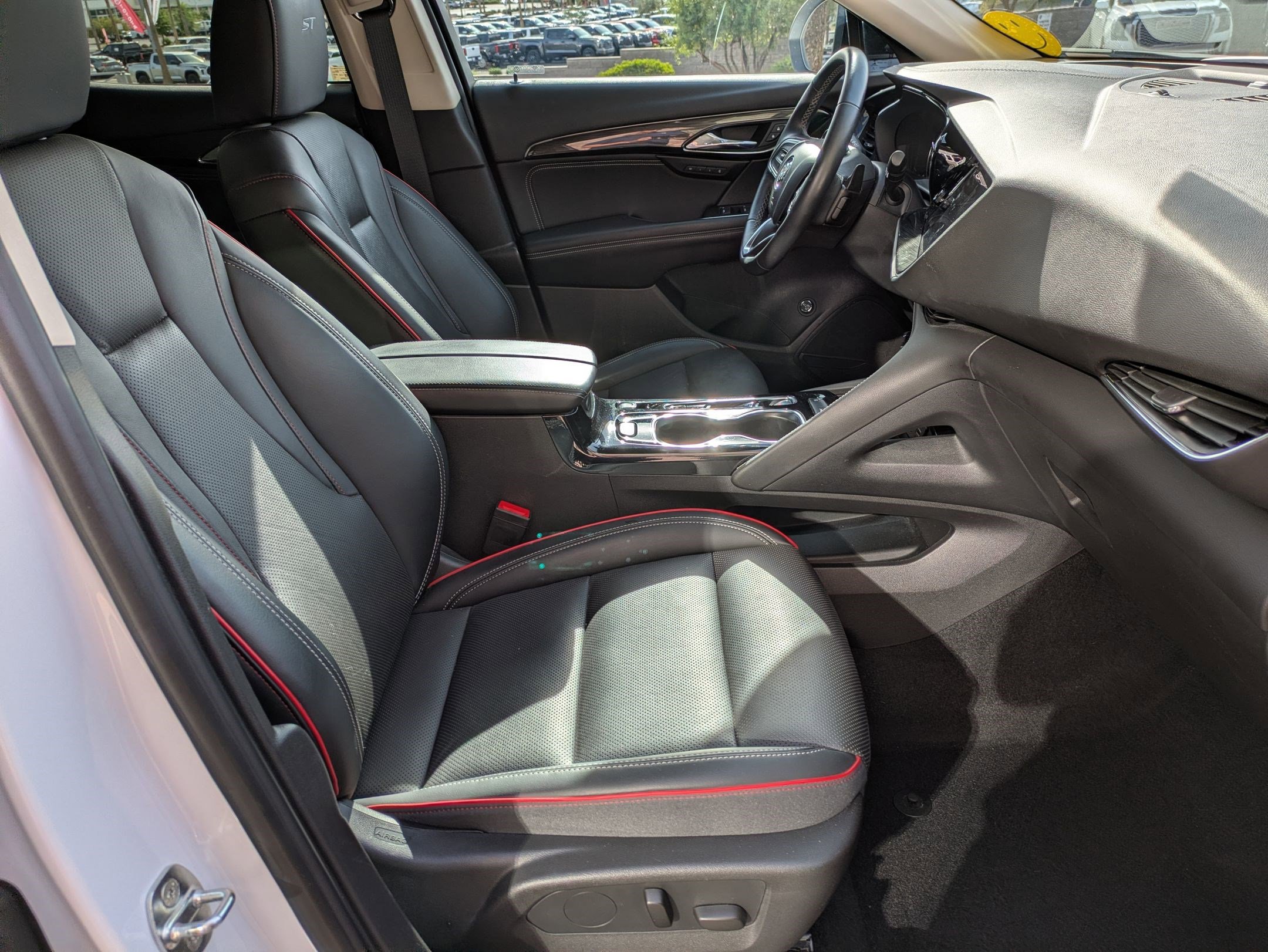 Used 2022 Buick Envision Essence w/ Sport Touring Package FWD image 28