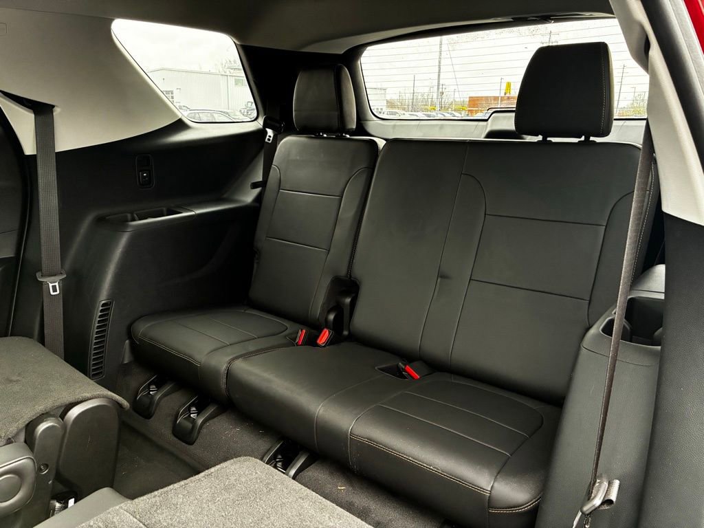 Used 2020 Chevrolet Traverse LT w/ LPO, Floor Liner Package image 36