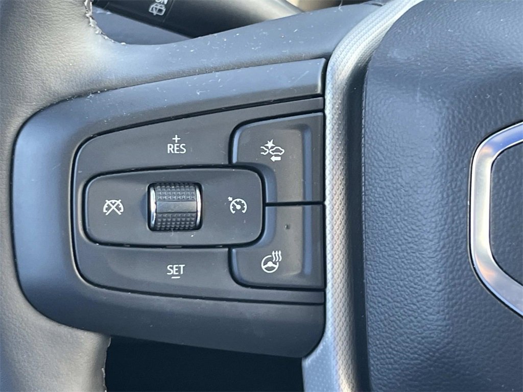 Used 2024 GMC Yukon XL Denali image 32