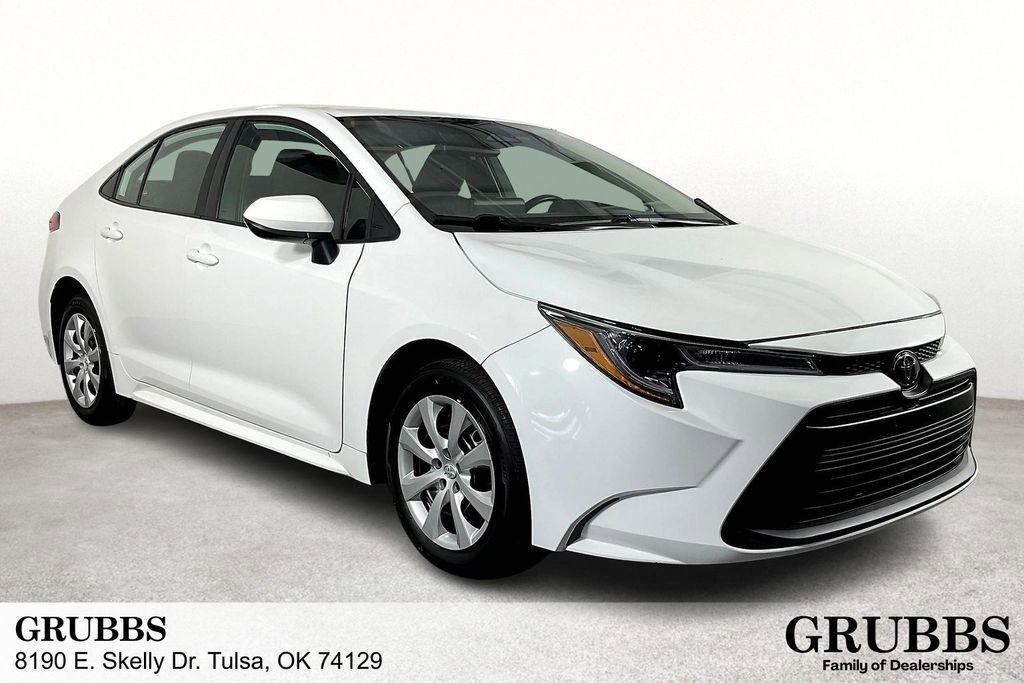 Used 2024 Toyota Corolla LE image 1