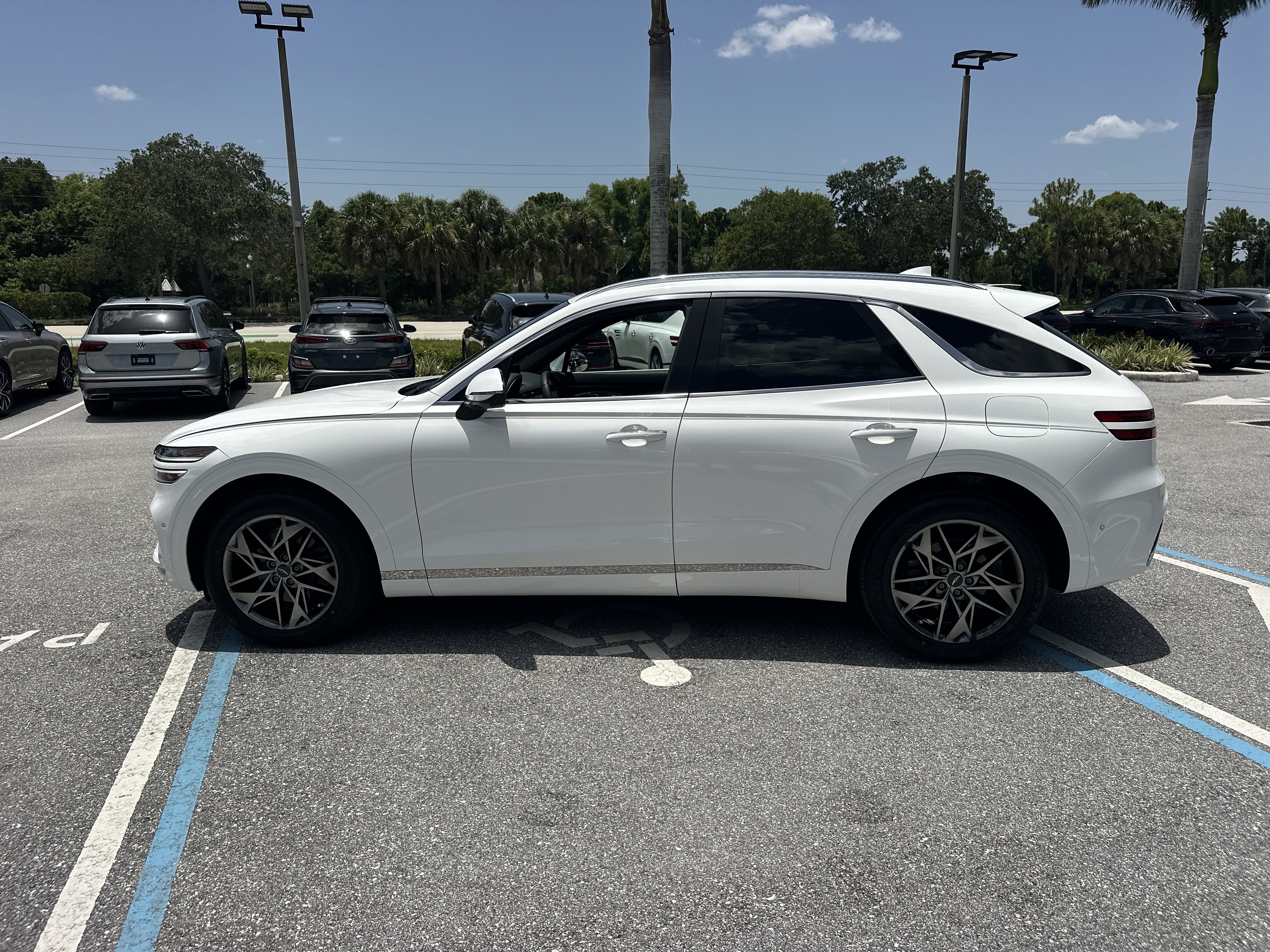 Certified 2022 Genesis GV70 2.5T w/ Advanced Package AWD/4WD image 10