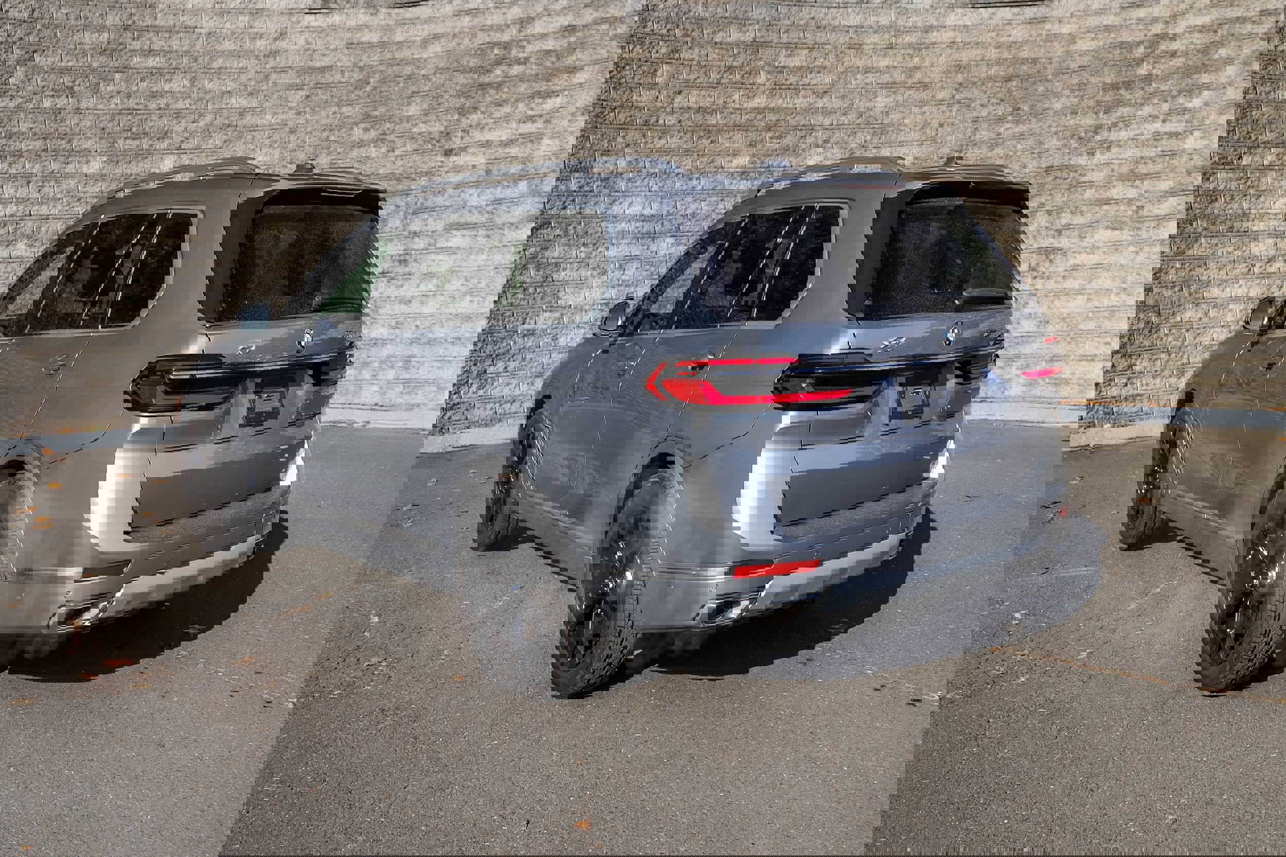 Used 2024 BMW X7 xDrive40i w/ Premium Package image 8