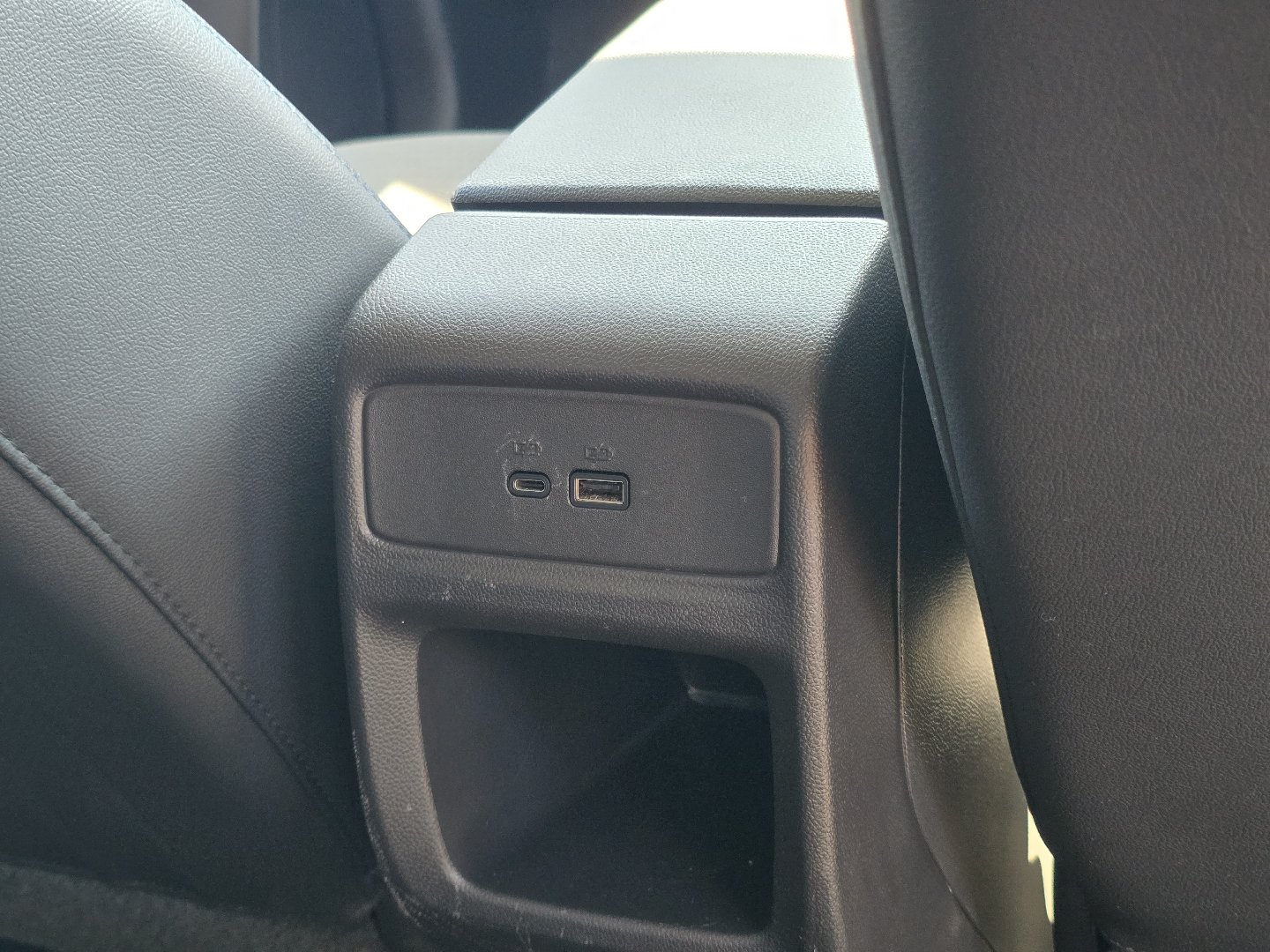 Used 2025 Chevrolet Trax LT FWD image 25