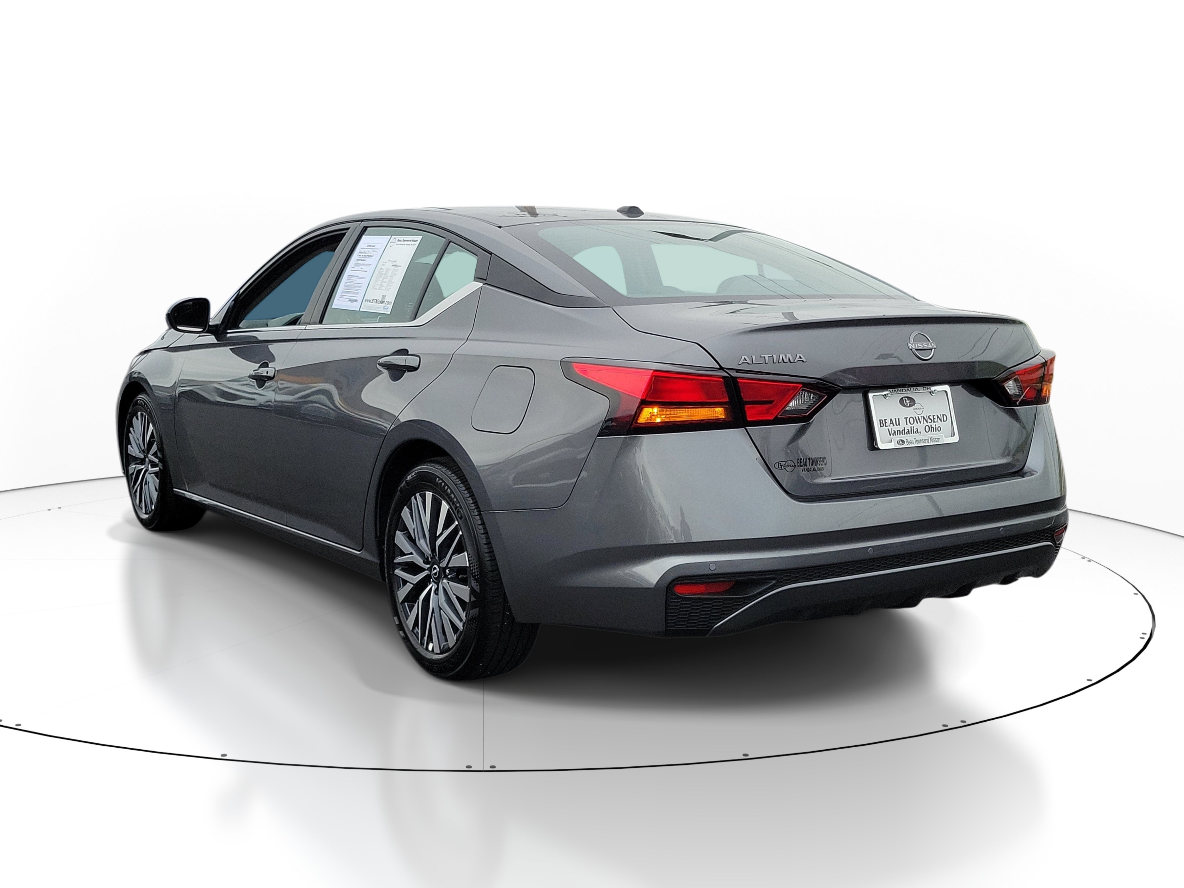 Used 2026 Nissan Altima 2.5 SV FWD image 3
