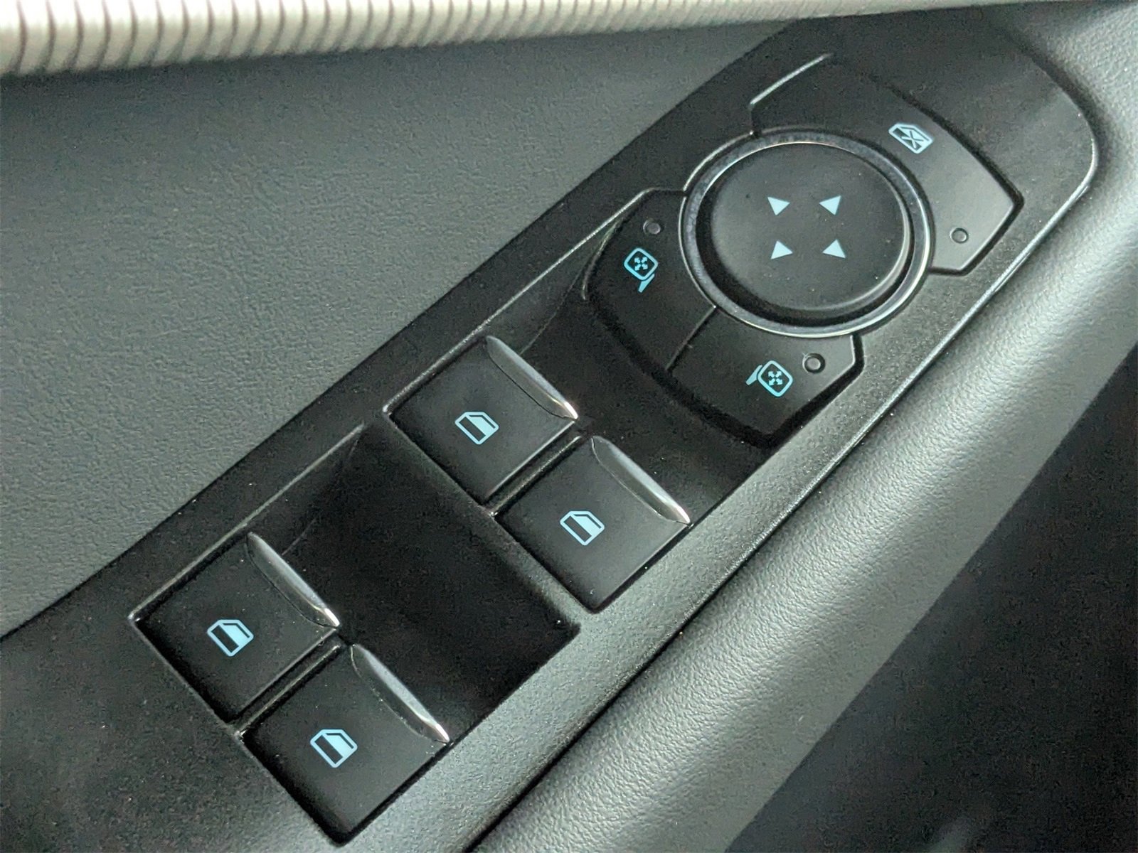 New 2025 Ford Explorer Active image 27