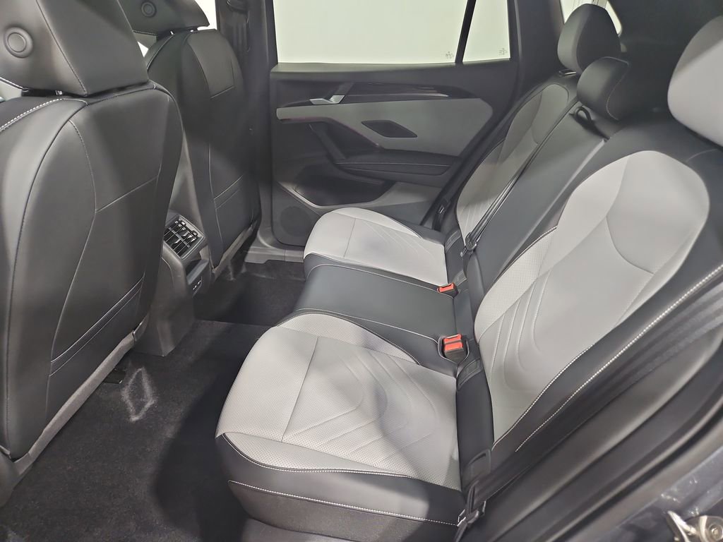 New 2026 Volkswagen Tiguan SE R-Line image 24