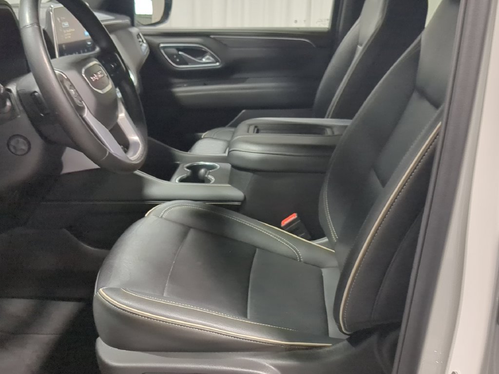 Used 2024 GMC Yukon XL SLT w/ SLT Luxury Package AWD/4WD image 16
