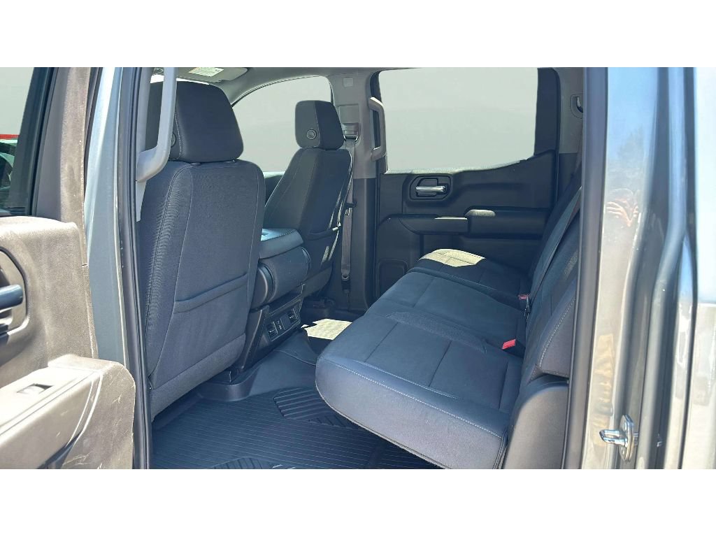Used 2024 Chevrolet Silverado 1500 Custom Trail Boss w/ Dark Appearance Package AWD/4WD image 11