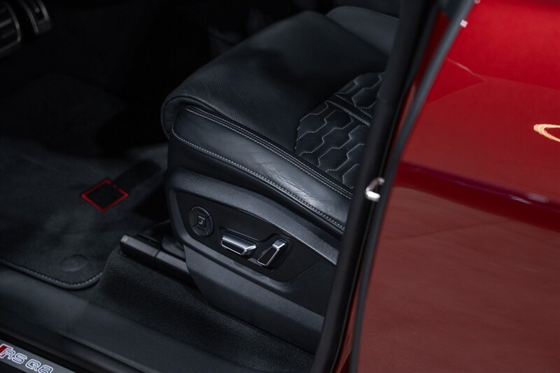 Used 2024 Audi RS Q8 AWD/4WD image 25