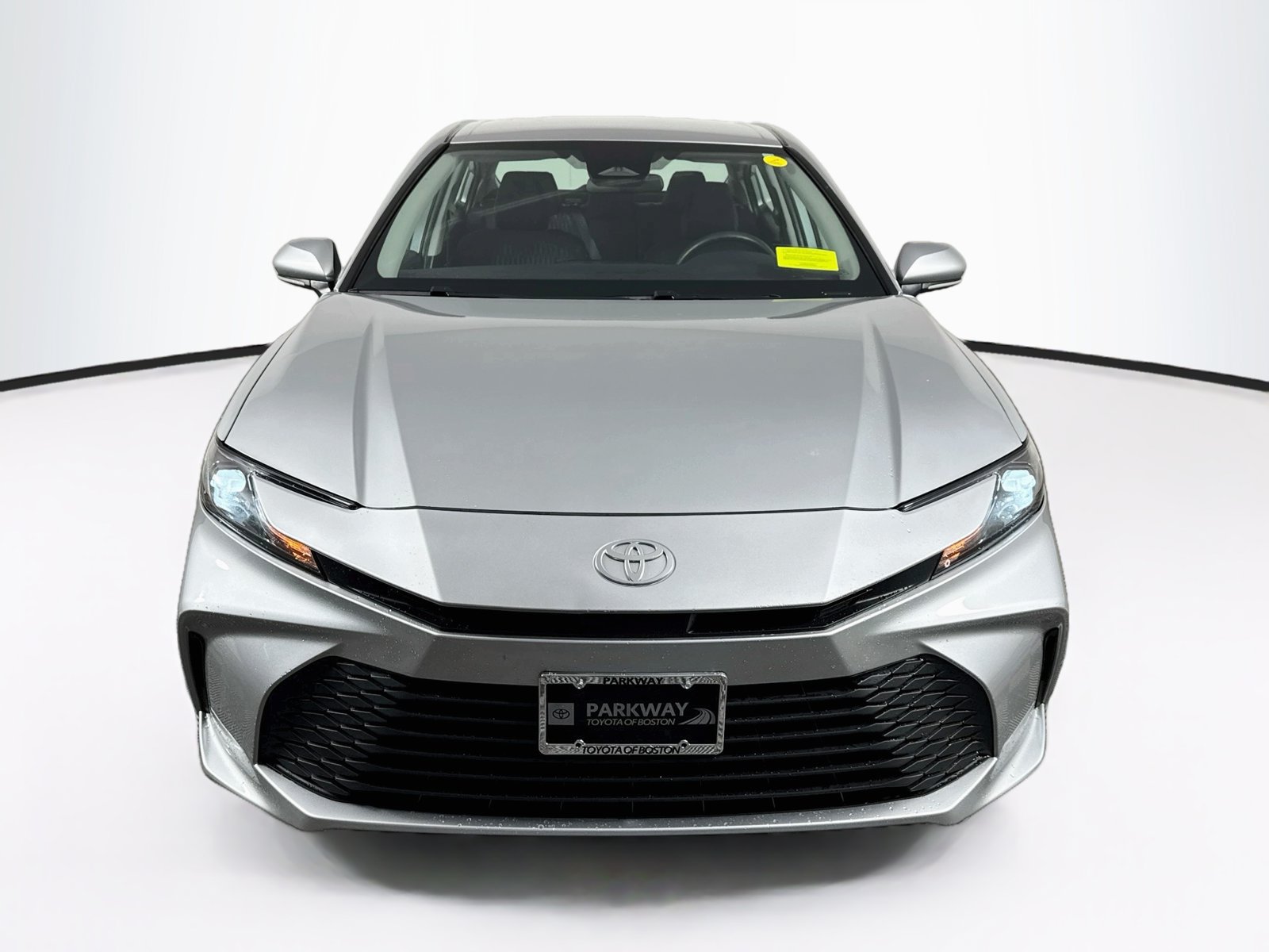 Used 2025 Toyota Camry LE FWD image 2