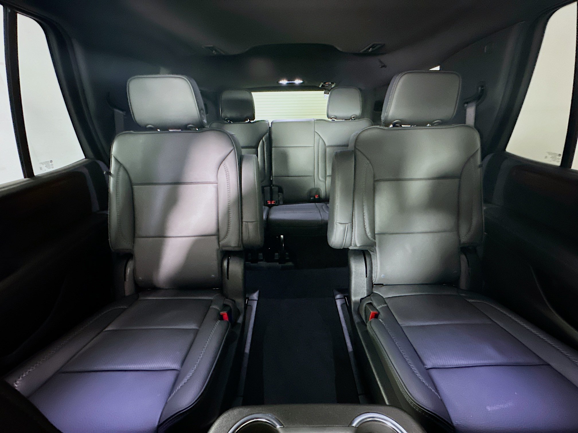Used 2026 GMC Yukon Denali w/ Sun & Power Step Package AWD/4WD image 30