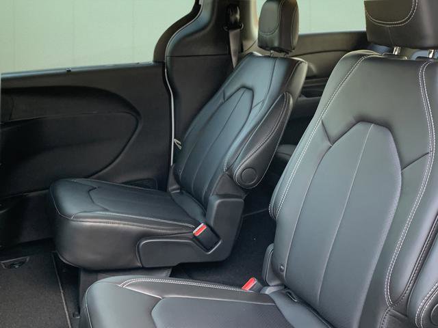 New 2026 Chrysler Pacifica Select image 20