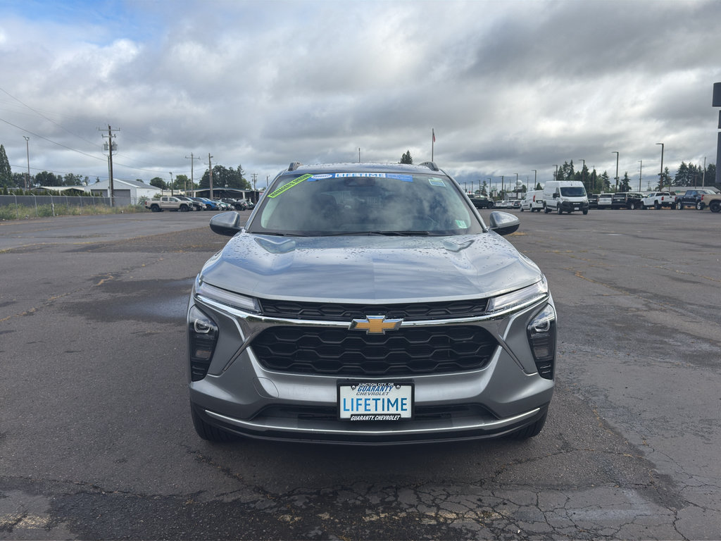 New 2025 Chevrolet Trax LT w/ Driver Confidence Package FWD image 2