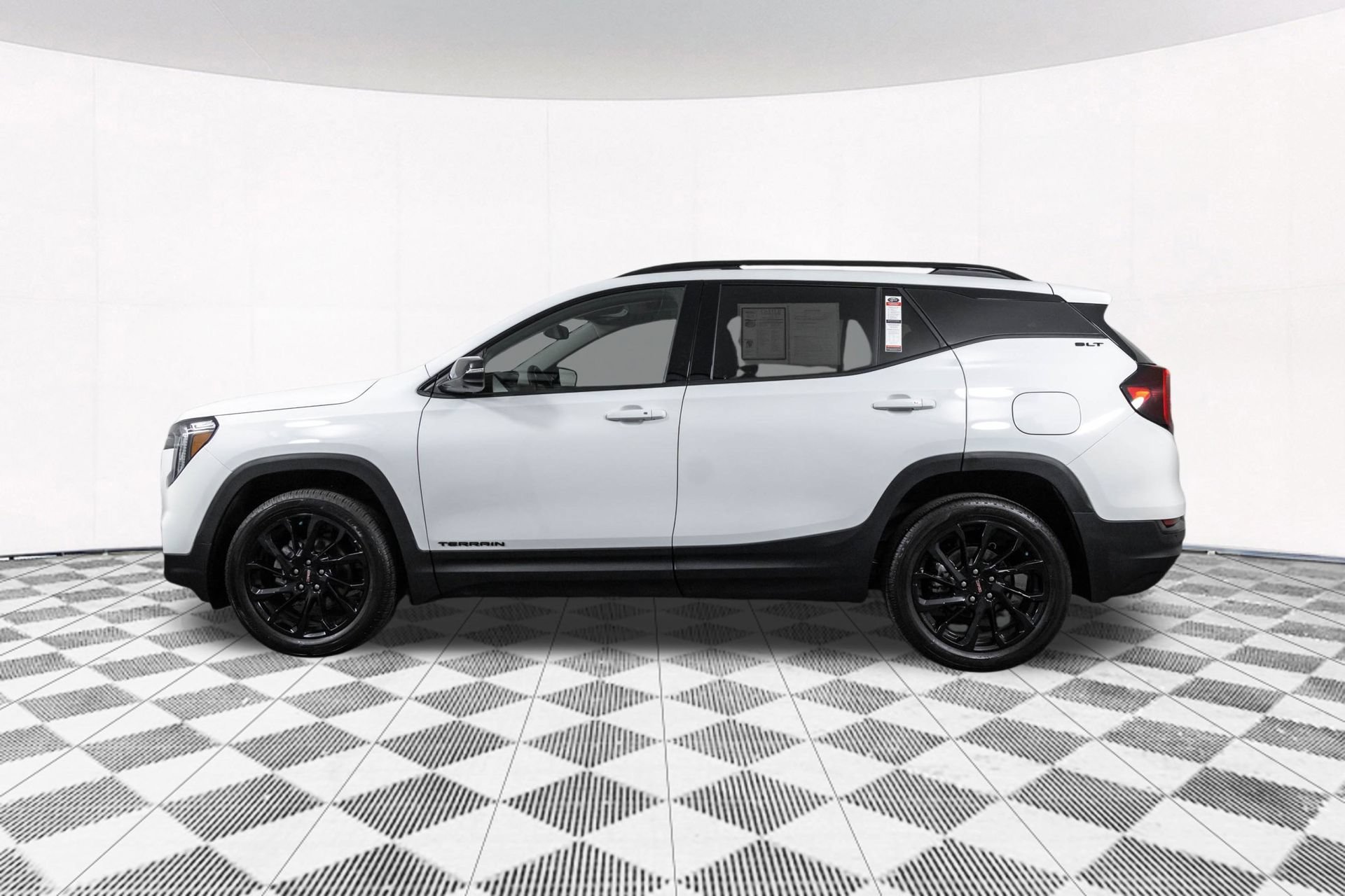 Certified 2023 GMC Terrain SLT w/ Tech Package AWD/4WD image 15