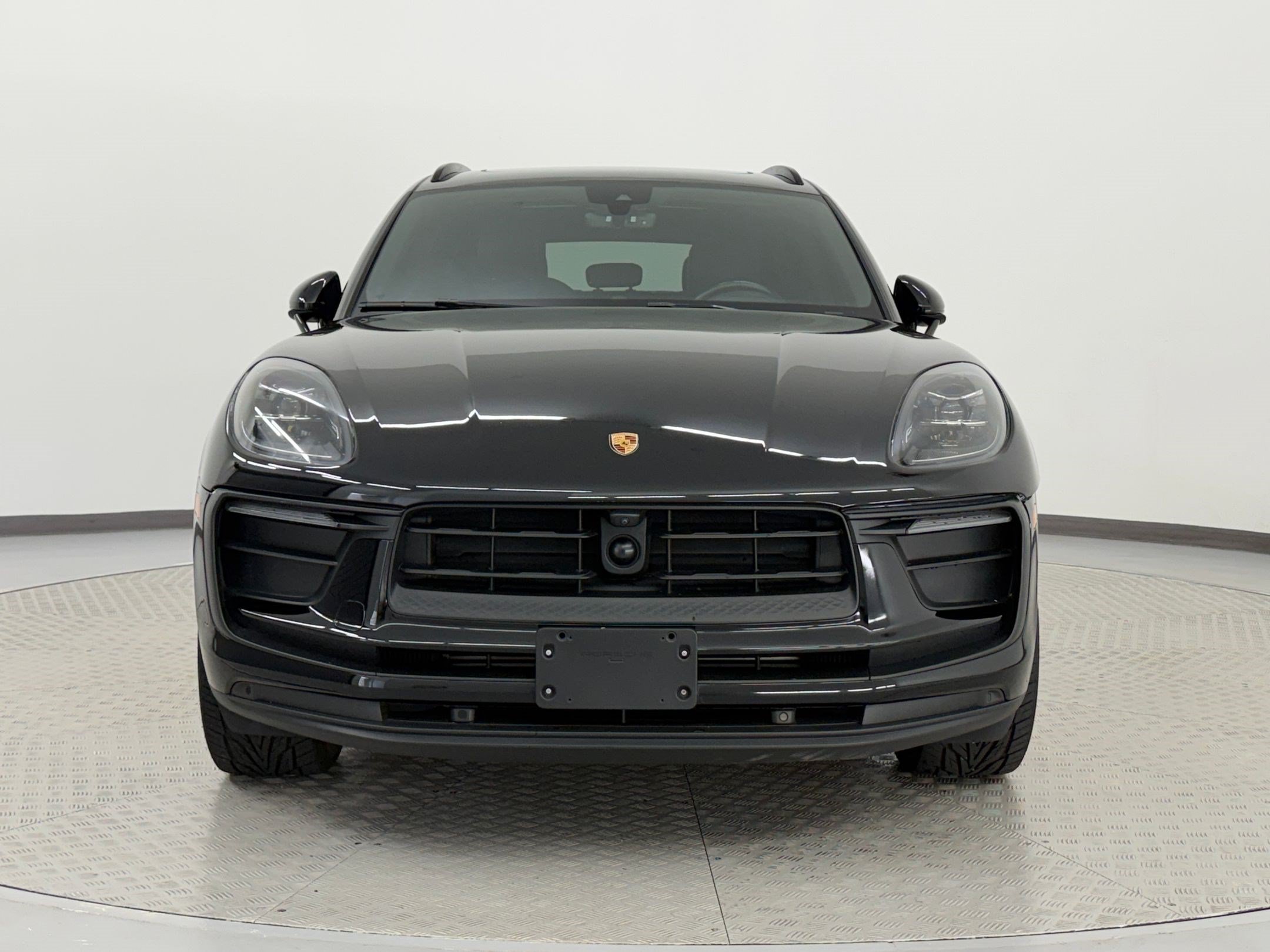 Used 2024 Porsche Macan AWD/4WD image 6