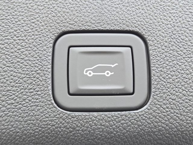 New 2026 GMC Yukon XL AT4 w/ AT4 Premium Package AWD/4WD image 24