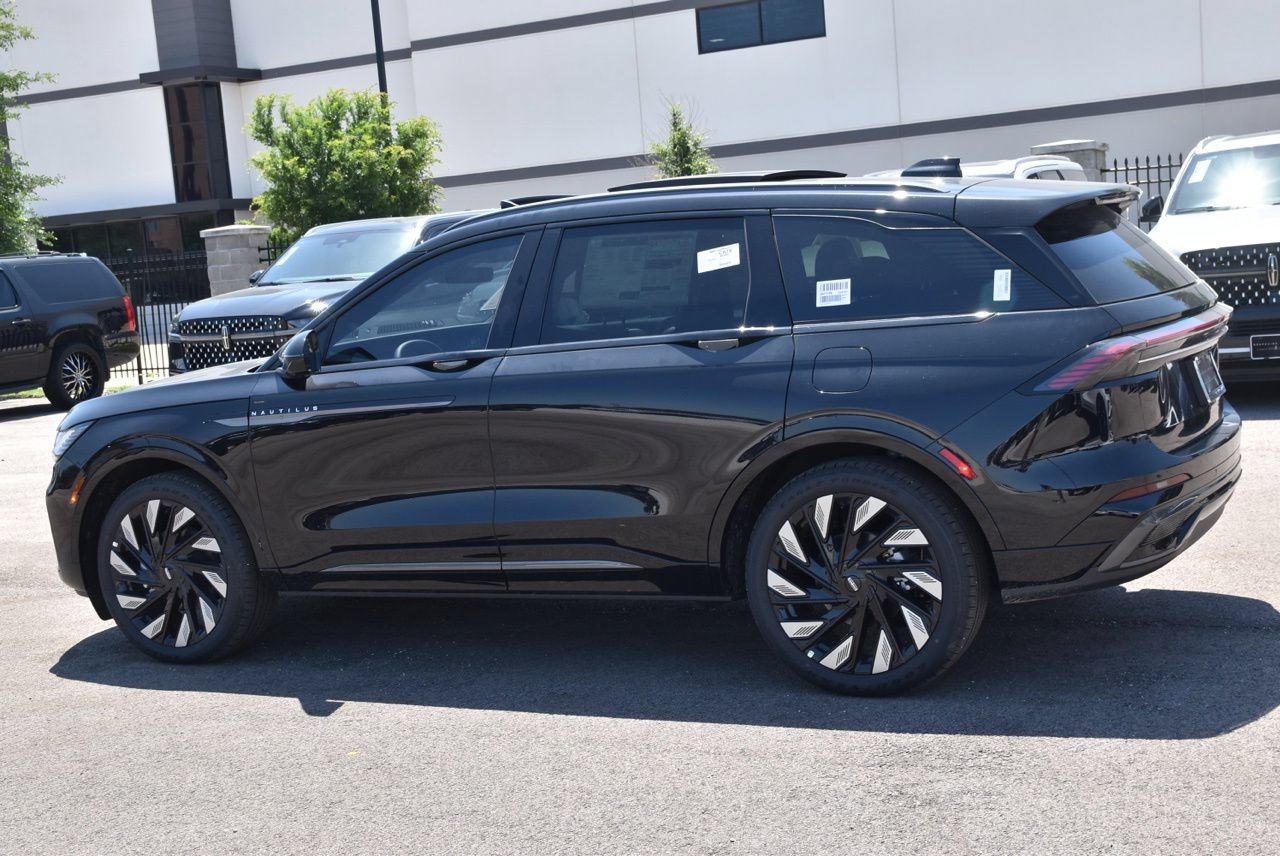 New 2026 Lincoln Nautilus Reserve w/ Jet Appearance Package AWD/4WD image 16