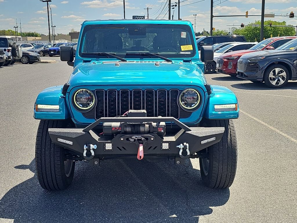 Used 2024 Jeep Wrangler Unlimited w/ Convenience Group AWD/4WD image 2